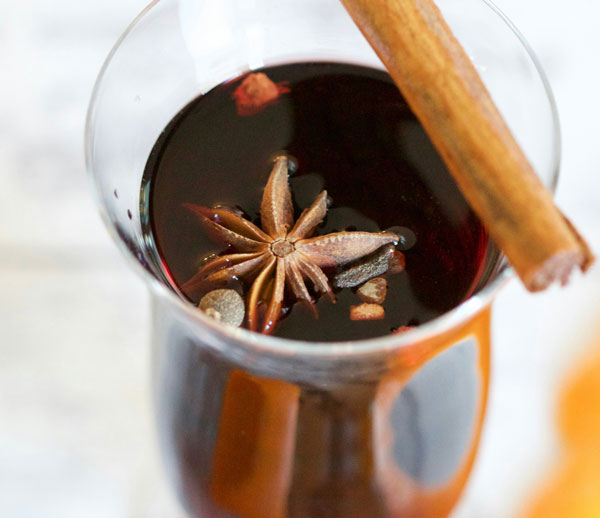 Mulled wine with a cinnamon stick